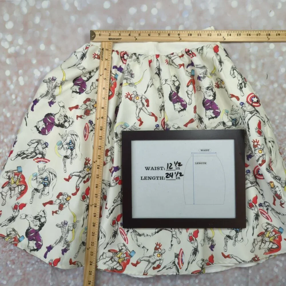 Marvel By Her Universe Womens XS Skater Skirt With Avengers Print